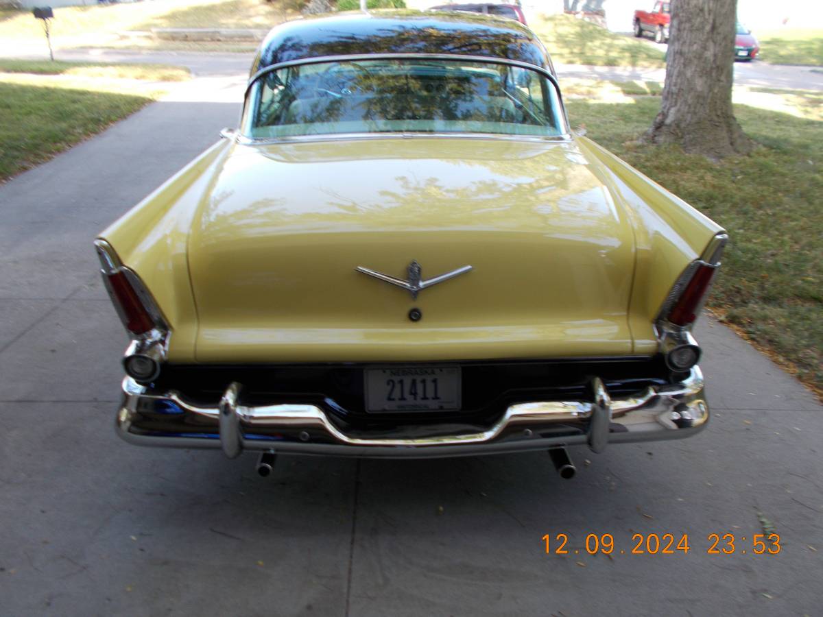 Plymouth-belvedere-1956-yellow-6