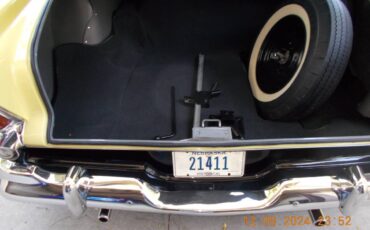 Plymouth-belvedere-1956-yellow-8