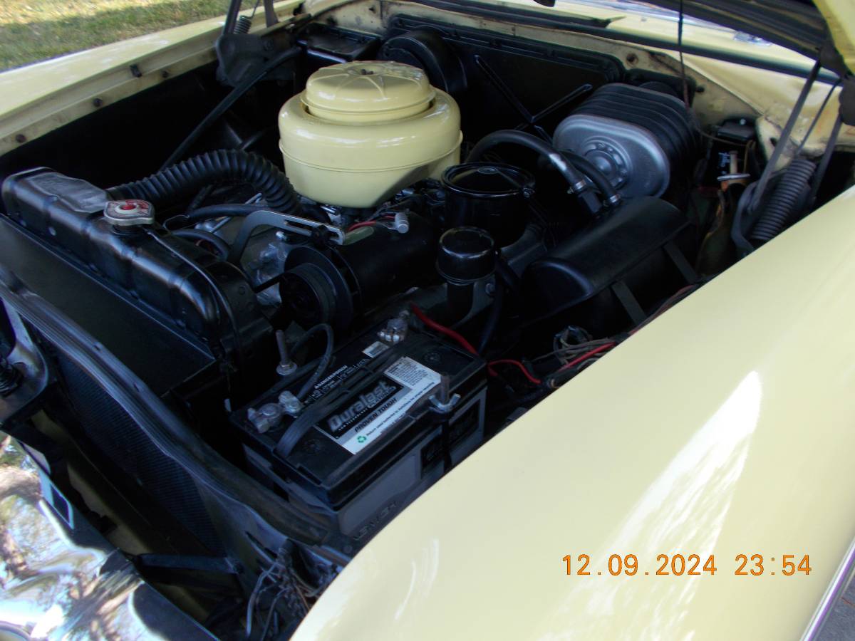 Plymouth-belvedere-1956-yellow-9
