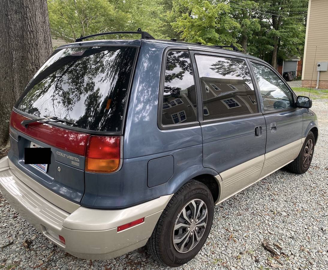 Plymouth-colt-vista-1992-blue-1