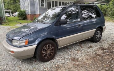Plymouth-colt-vista-1992-blue