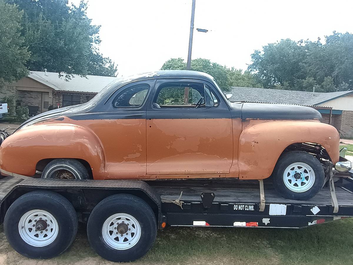 Plymouth-coupe-1940-custom-1