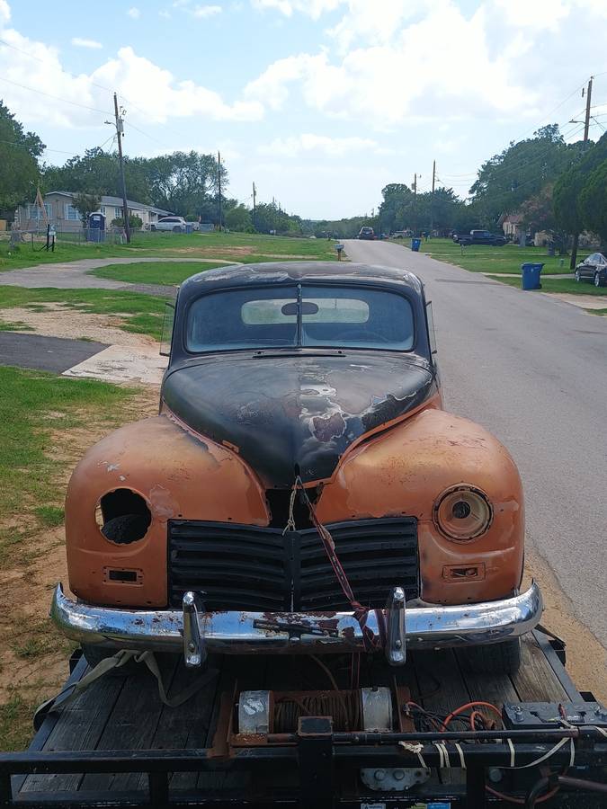 Plymouth-coupe-1940-custom-3