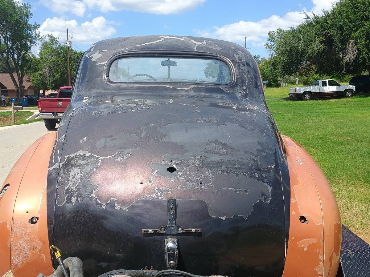 Plymouth-coupe-1940-custom-4