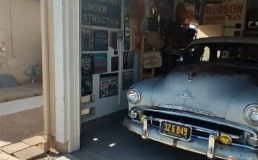 Plymouth-cranbrook-1951-grey