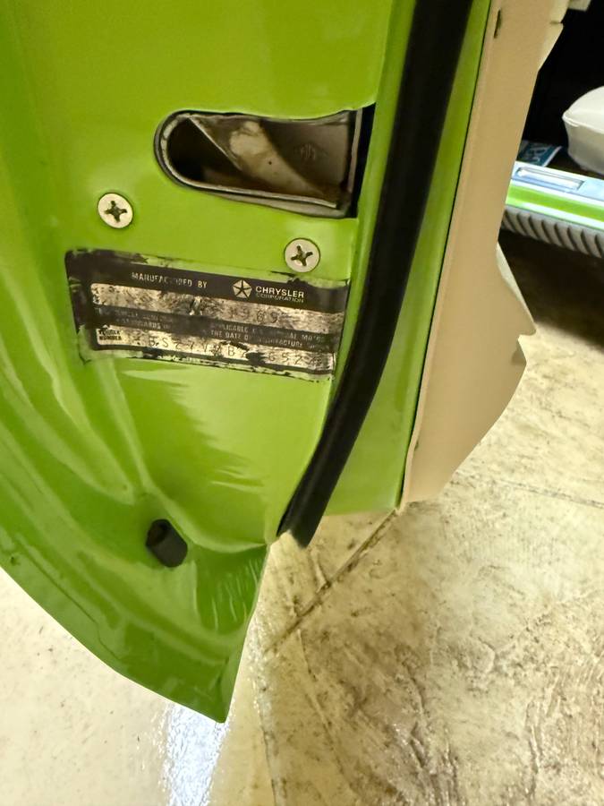 Plymouth-cuda-1970-green-10