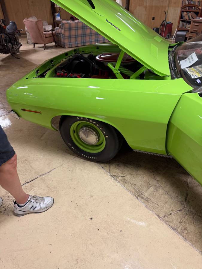 Plymouth-cuda-1970-green-7