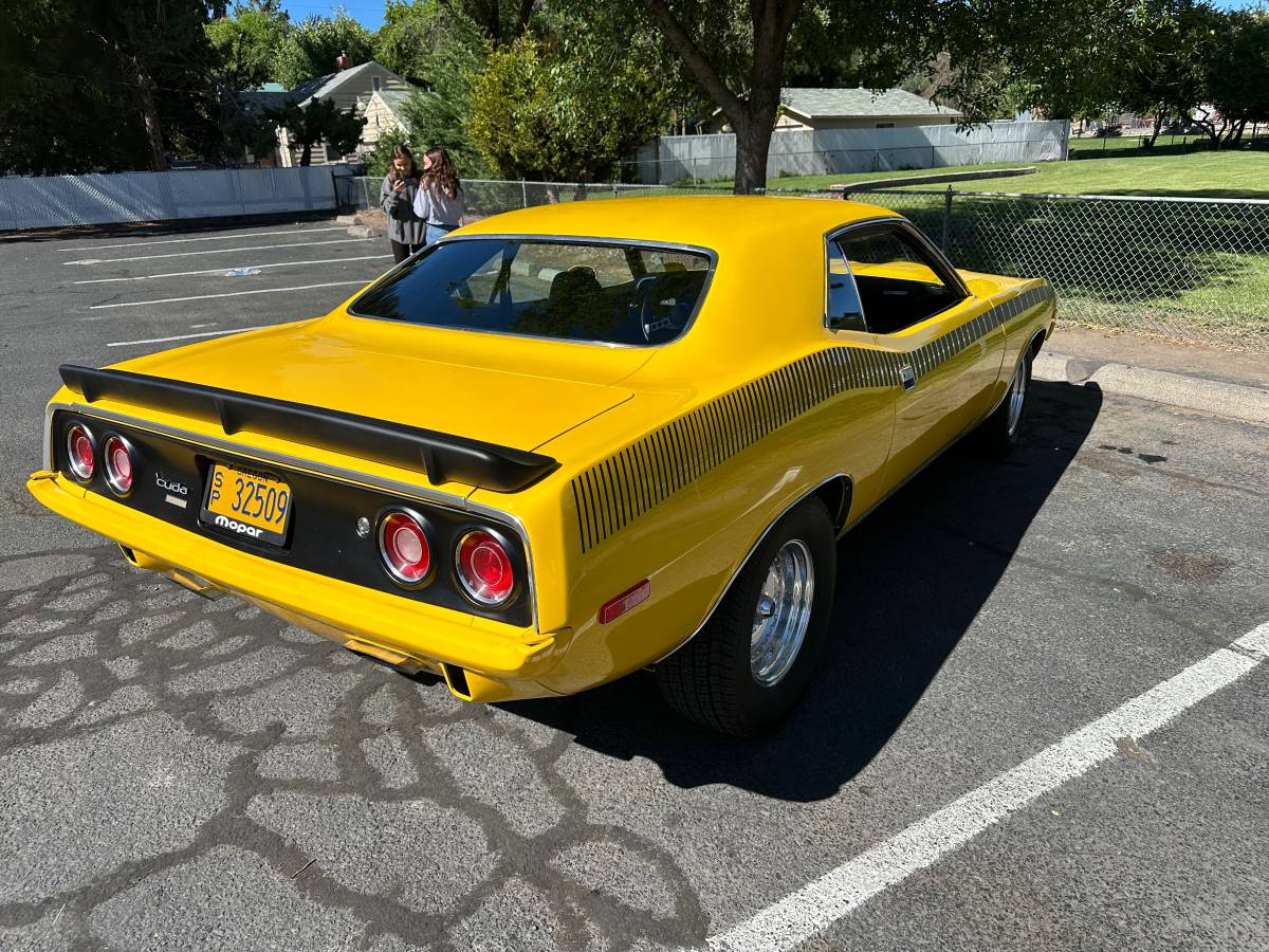 Plymouth-cuda-1974-2