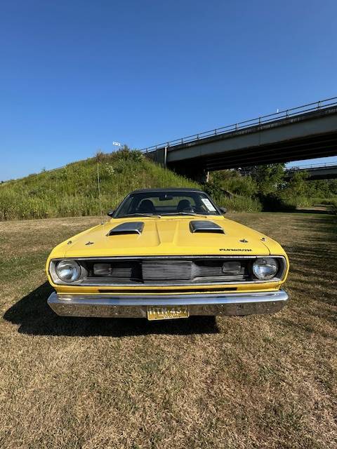 Plymouth-duster-1970-yellow-1