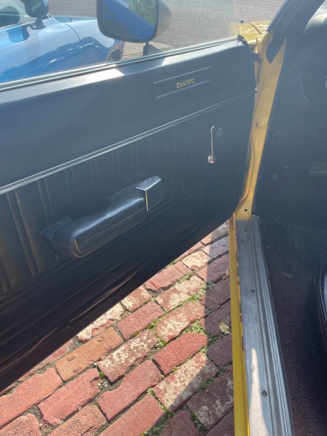 Plymouth-duster-1970-yellow-11