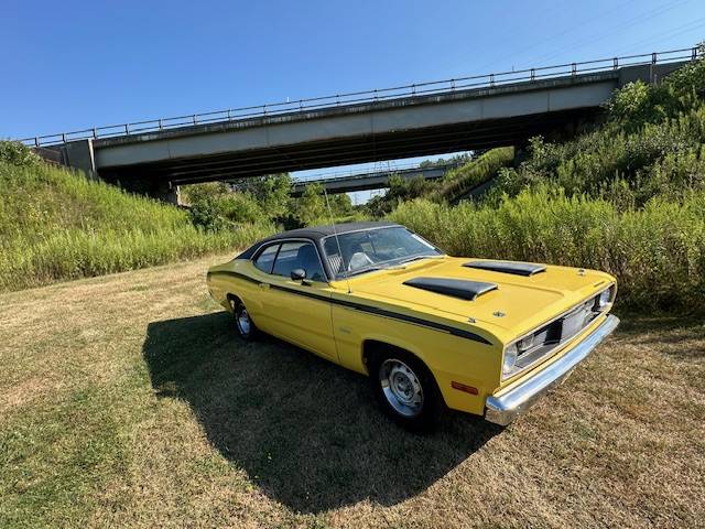 Plymouth-duster-1970-yellow-2