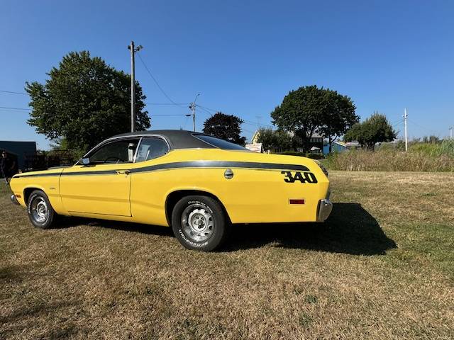 Plymouth-duster-1970-yellow-3