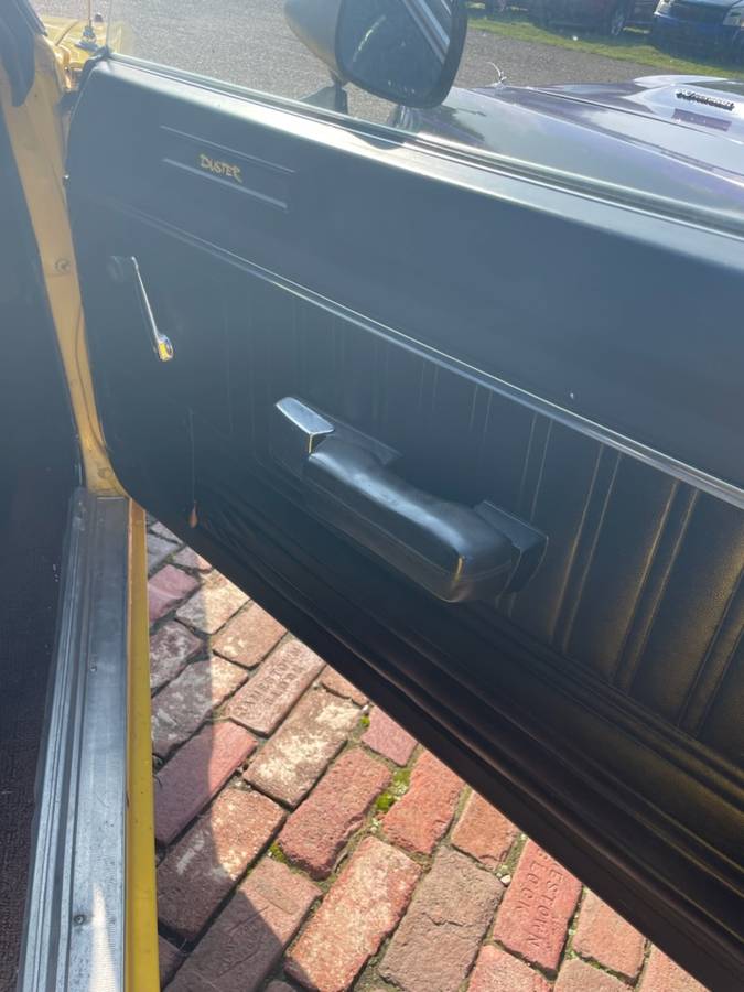 Plymouth-duster-1970-yellow-4