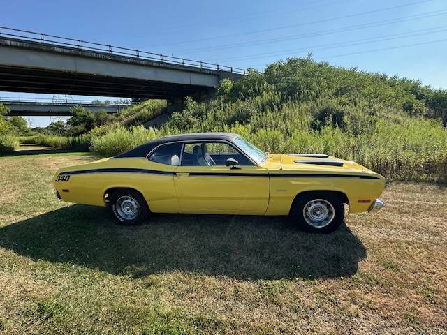 Plymouth-duster-1970-yellow-5