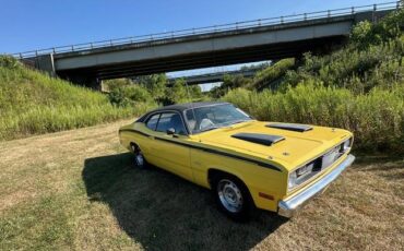 Plymouth-duster-1970-yellow-9