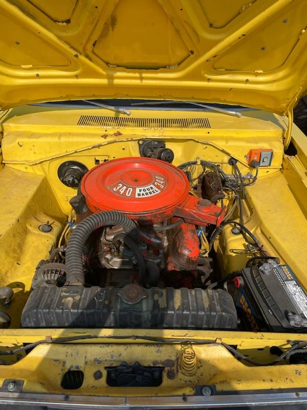 Plymouth-duster-1970-yellow-9