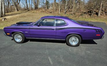 Plymouth-duster-1973-purple-1