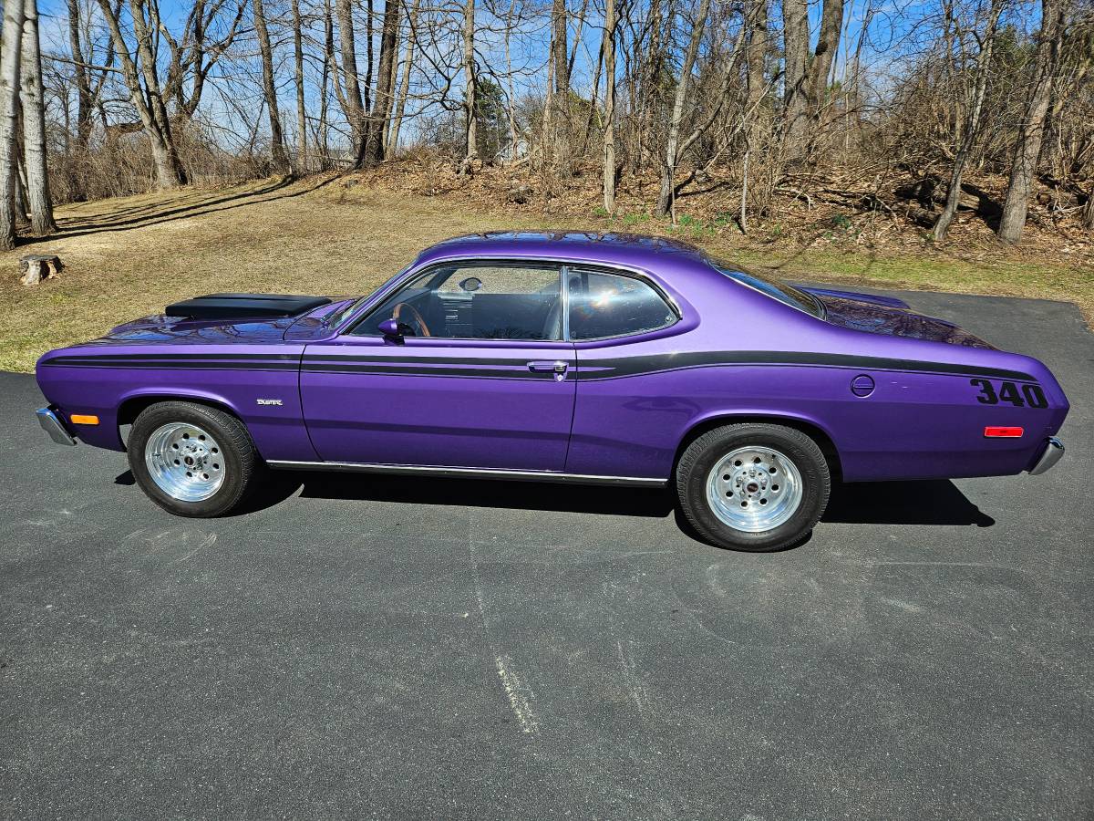 Plymouth-duster-1973-purple-1