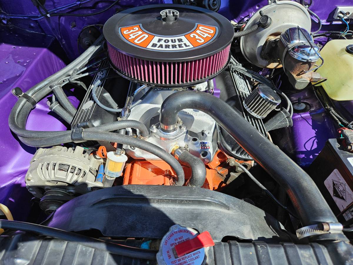 Plymouth-duster-1973-purple-10