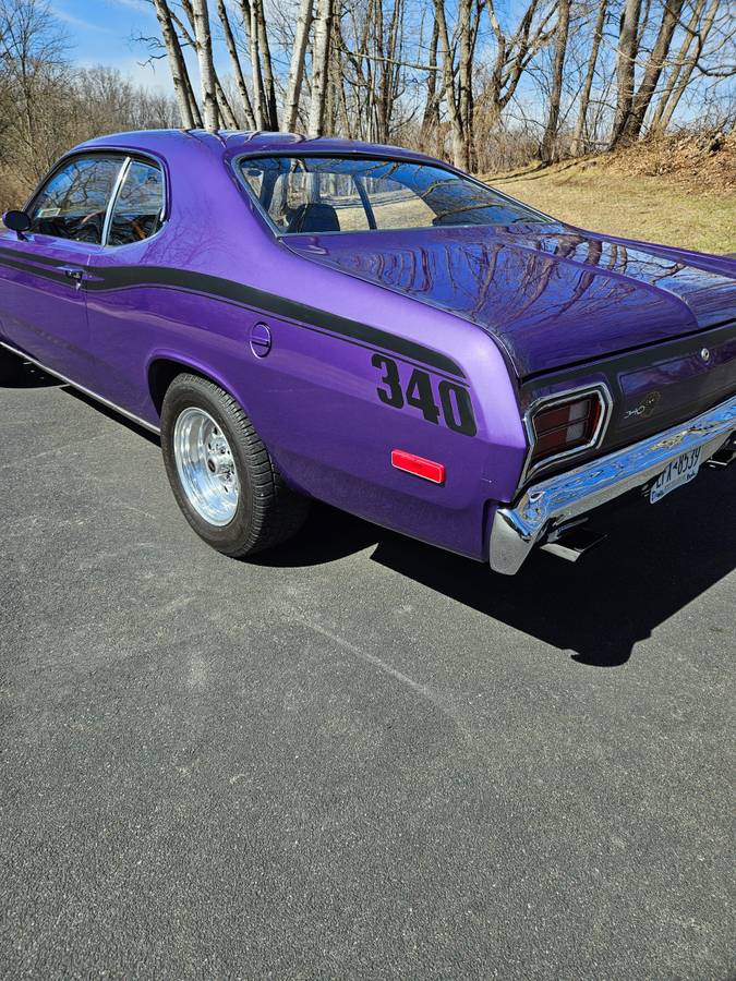 Plymouth-duster-1973-purple-3