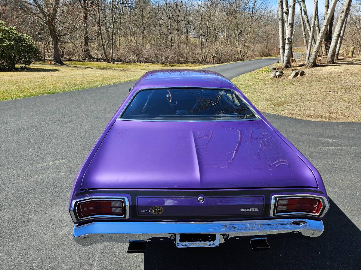 Plymouth-duster-1973-purple-5