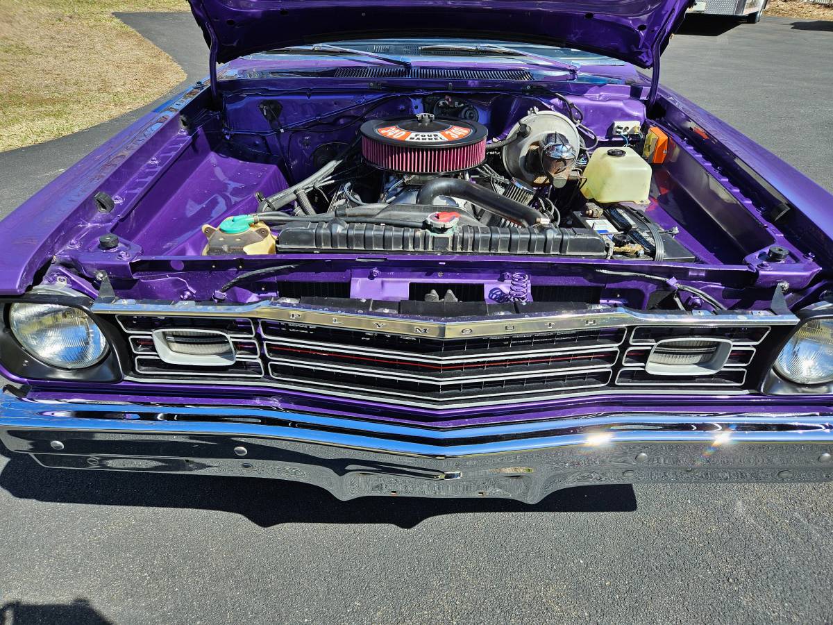 Plymouth-duster-1973-purple-9