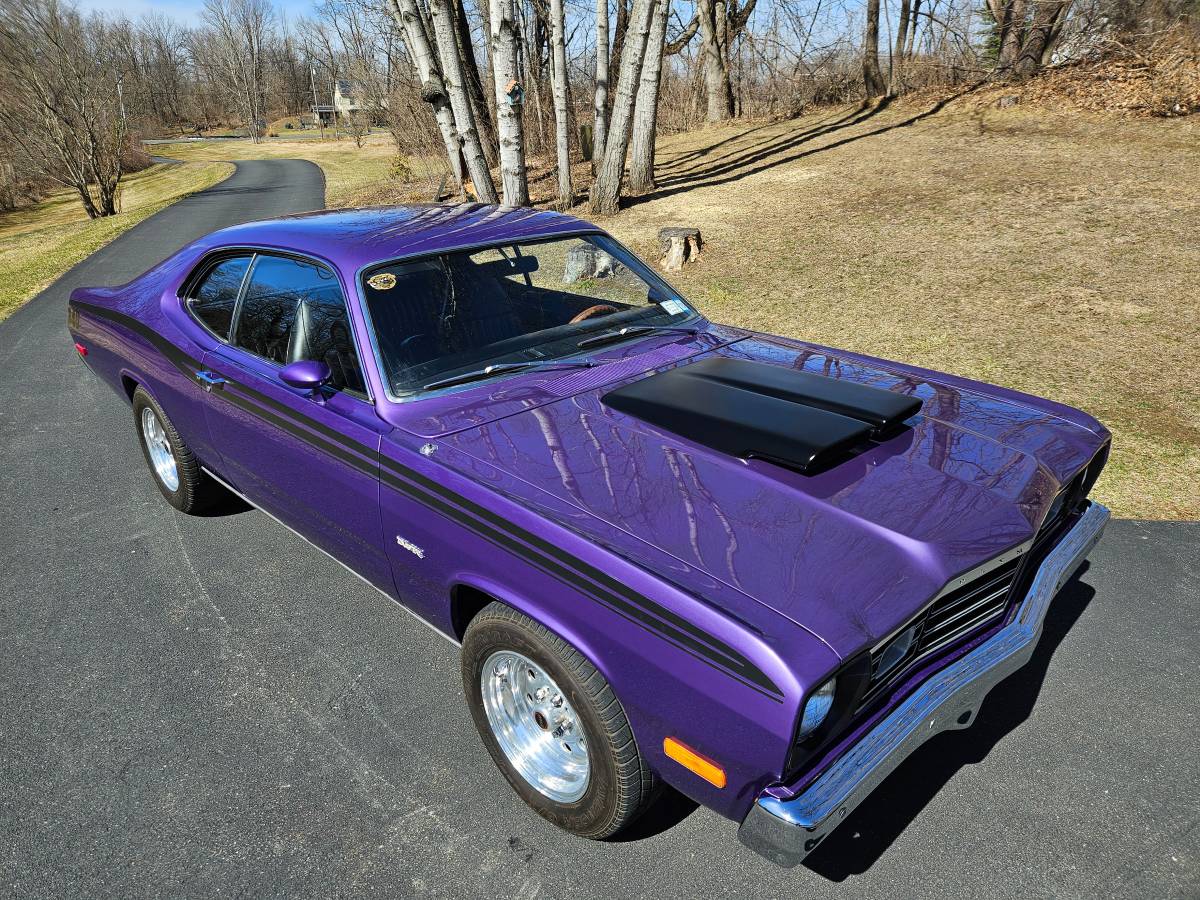 Plymouth-duster-1973-purple