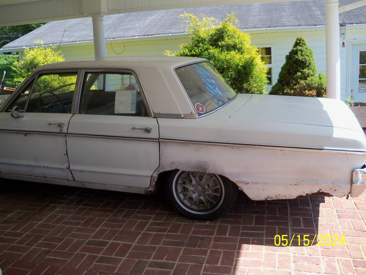Plymouth-fury-iii-1966-white-2