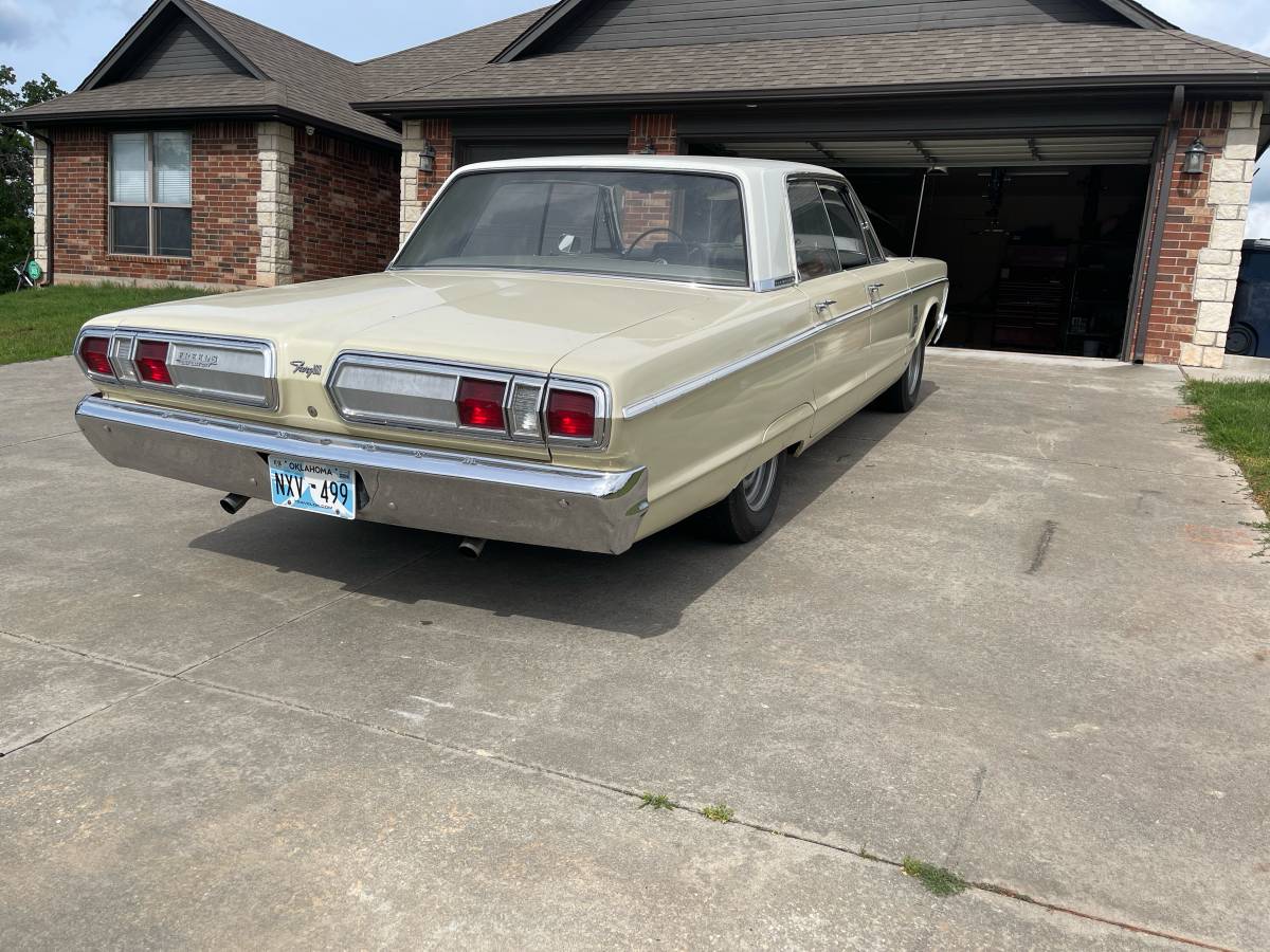 Plymouth-fury-iii-1966-yellow-3