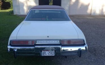 Plymouth-gran-fury-brougham-1977-white-2