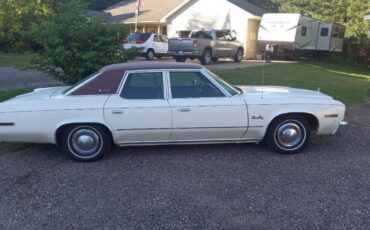 Plymouth-gran-fury-brougham-1977-white