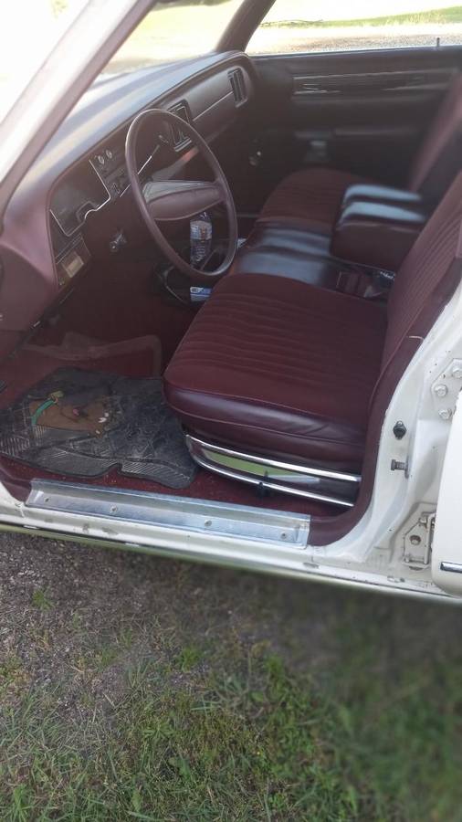 Plymouth-gran-fury-brougham-1977-white-4