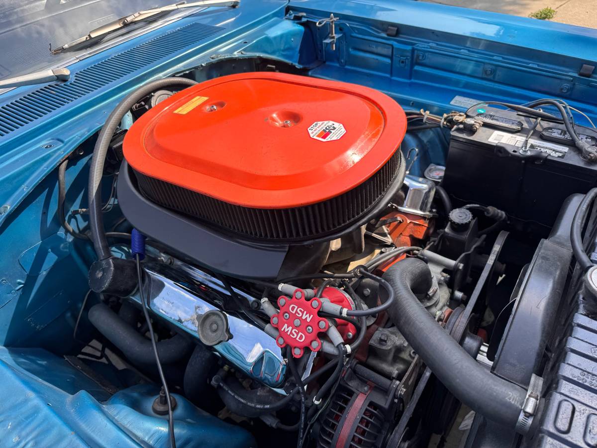 Plymouth-gtx-1969-blue-11