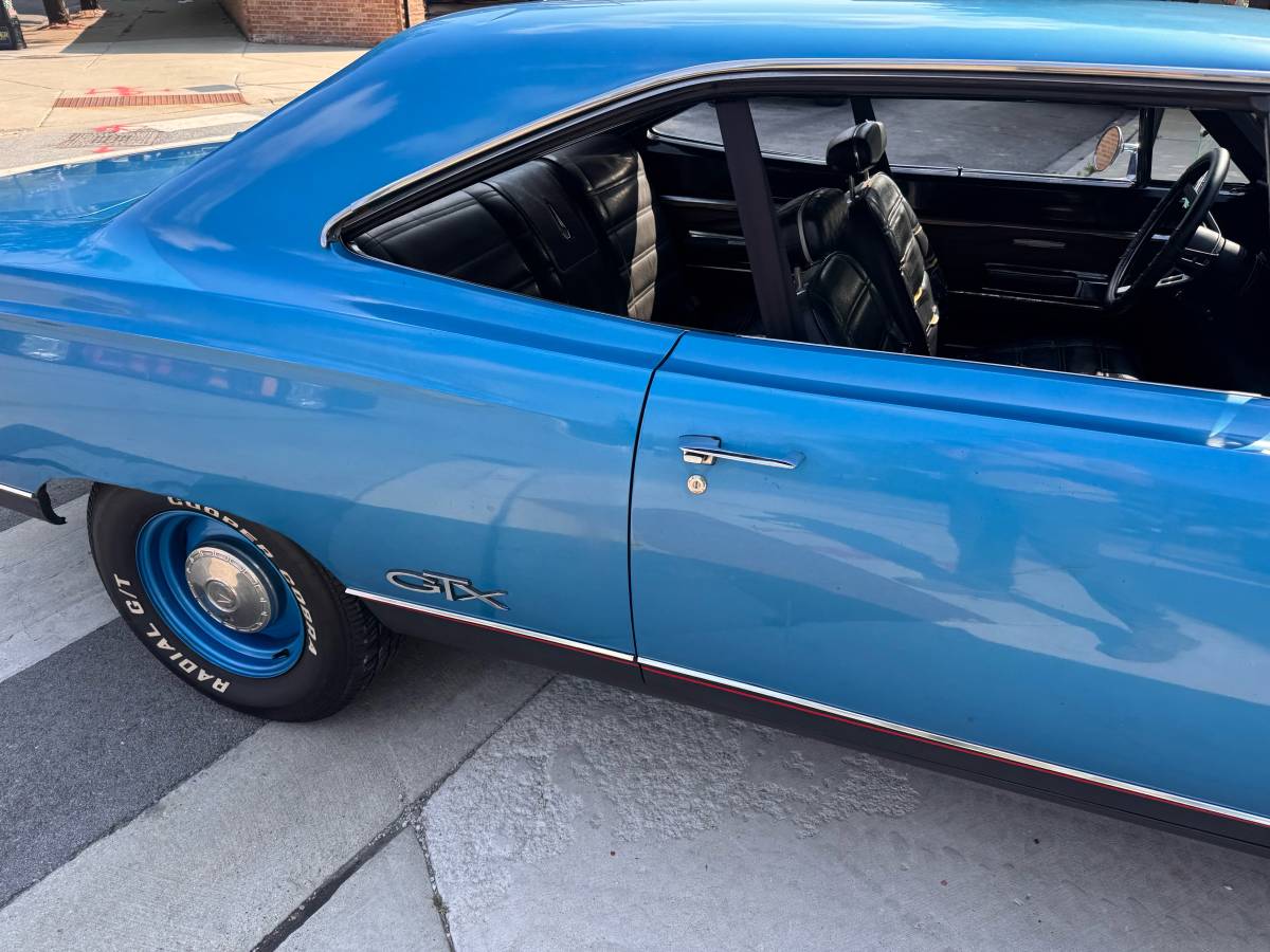 Plymouth-gtx-1969-blue-3