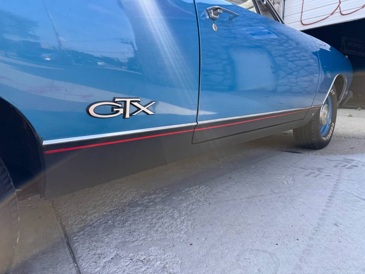 Plymouth-gtx-1969-blue-4