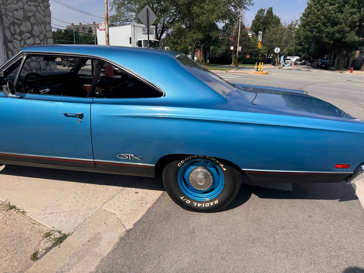 Plymouth-gtx-1969-blue-9