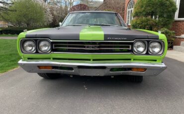 Plymouth-gtx-1969-green-1