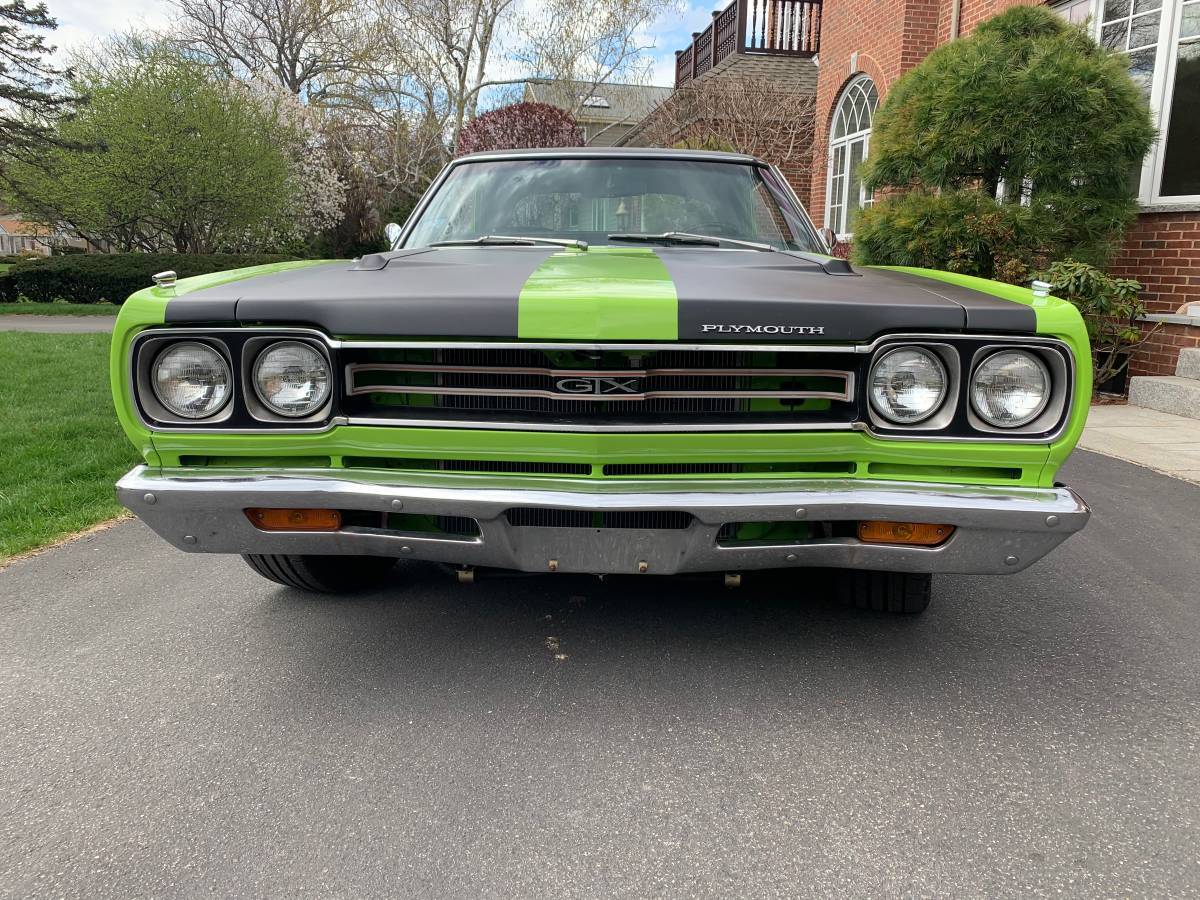 Plymouth-gtx-1969-green-1