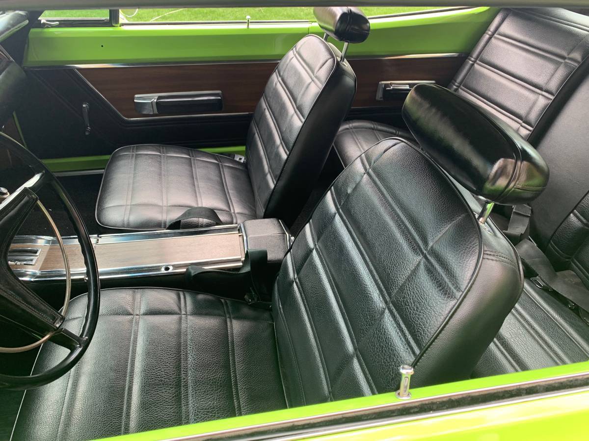 Plymouth-gtx-1969-green-14
