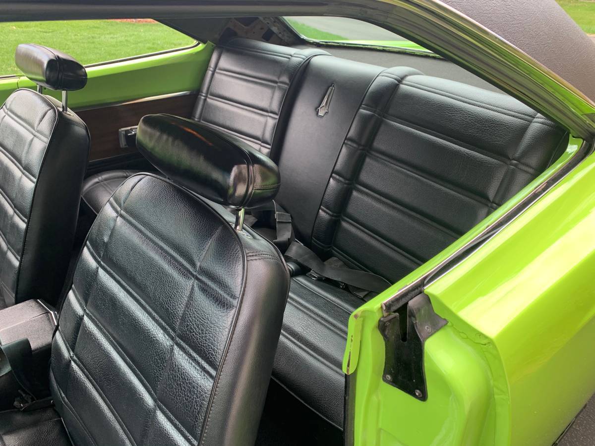 Plymouth-gtx-1969-green-16