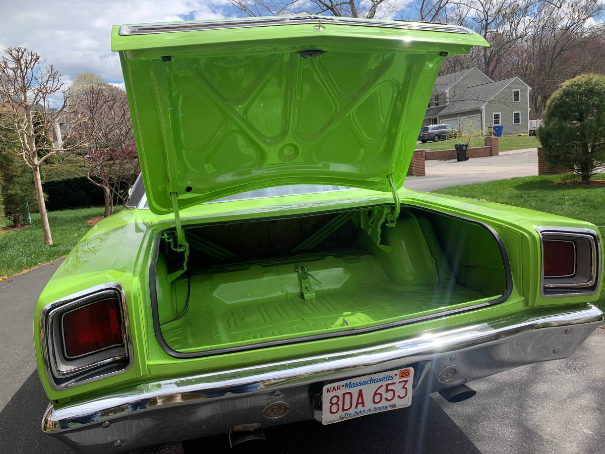 Plymouth-gtx-1969-green-17