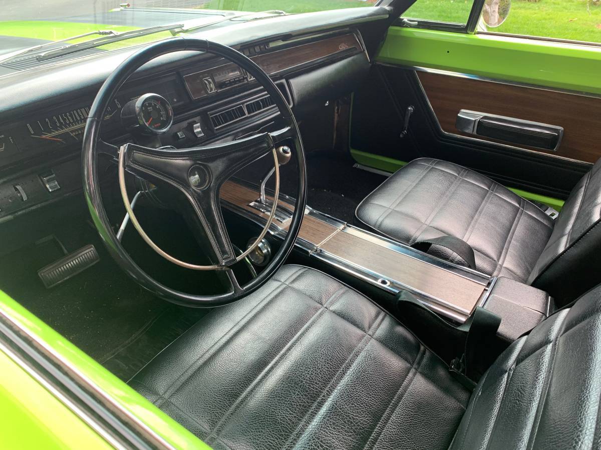 Plymouth-gtx-1969-green-21