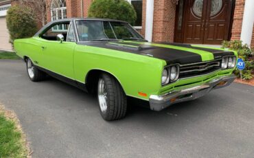 Plymouth-gtx-1969-green