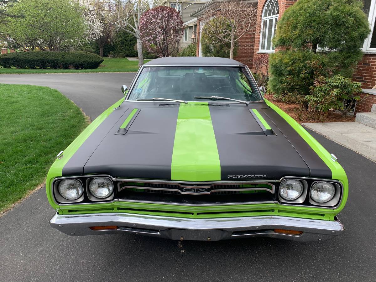 Plymouth-gtx-1969-green-5