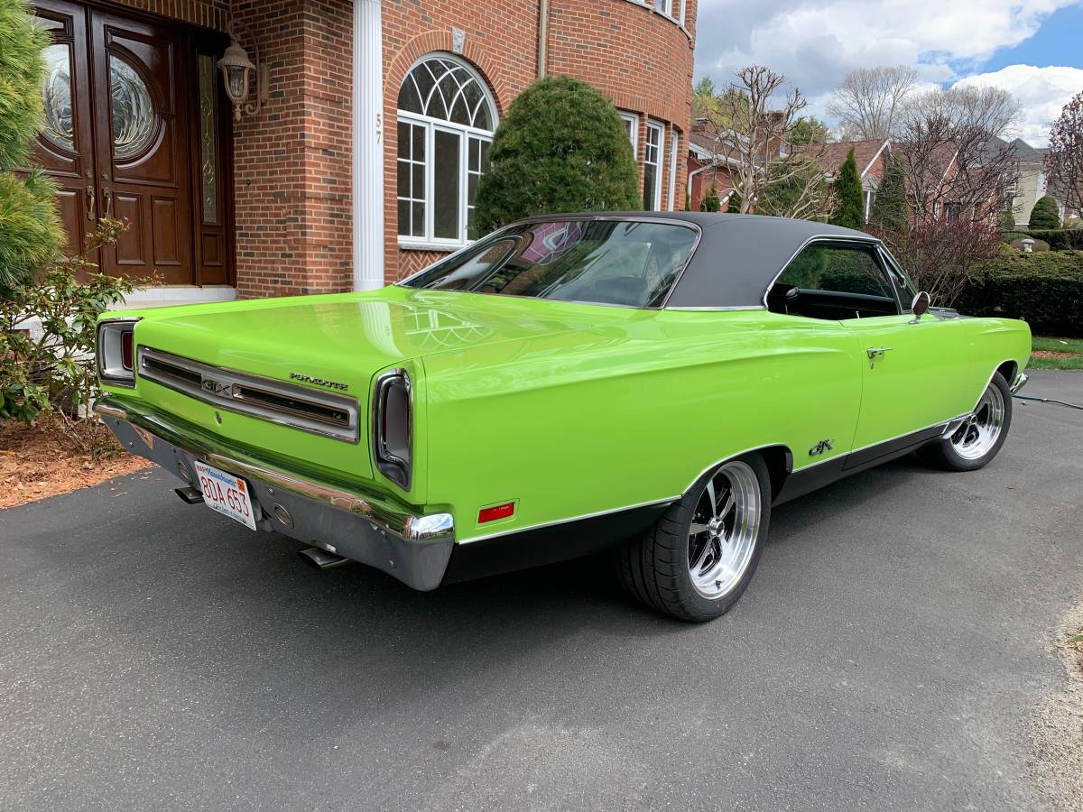 Plymouth-gtx-1969-green-8