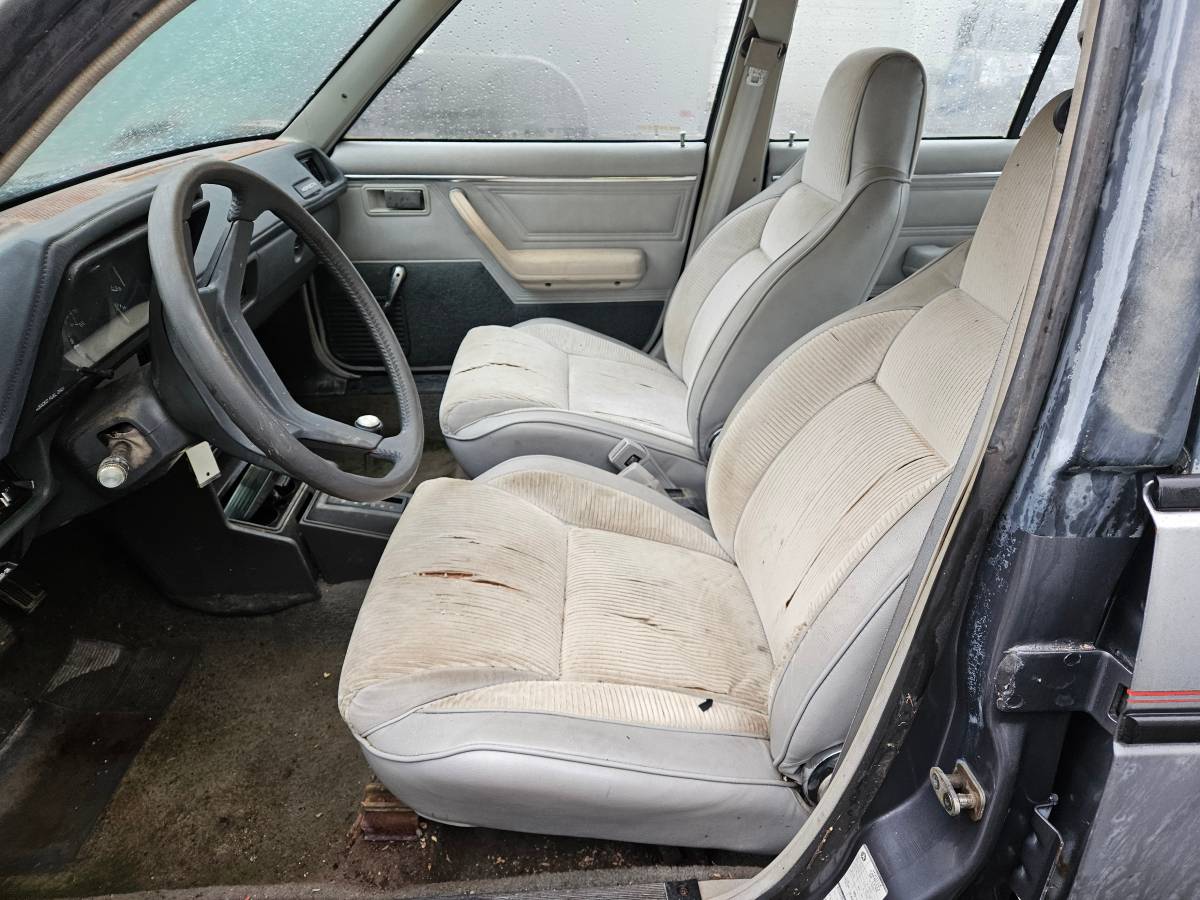 Plymouth-horizon-1987-grey-3