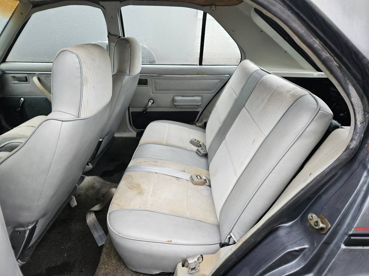 Plymouth-horizon-1987-grey-4