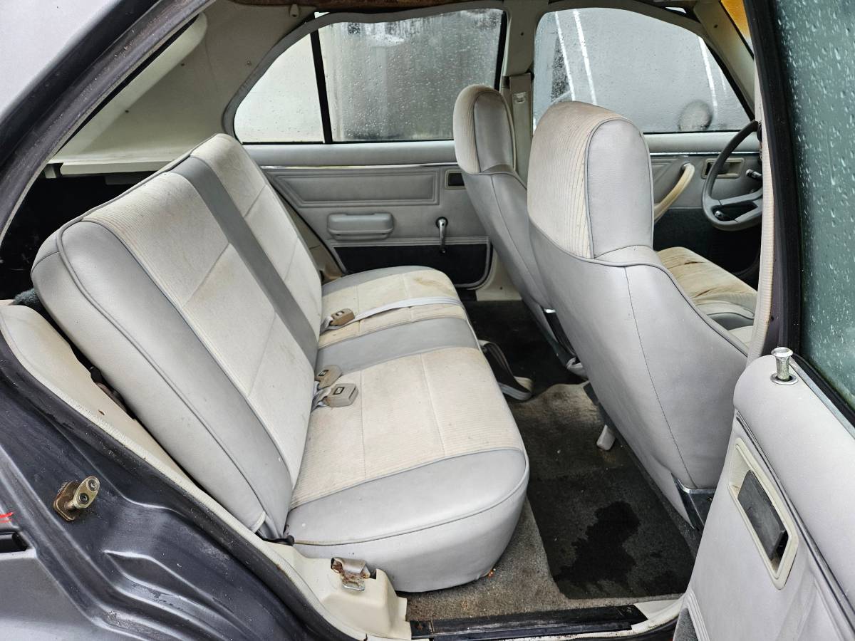 Plymouth-horizon-1987-grey-5