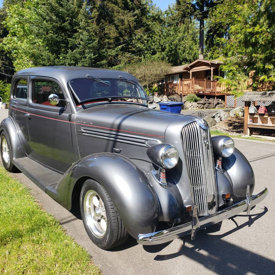 Plymouth-p2-2-door-sedan-1936-silver-2