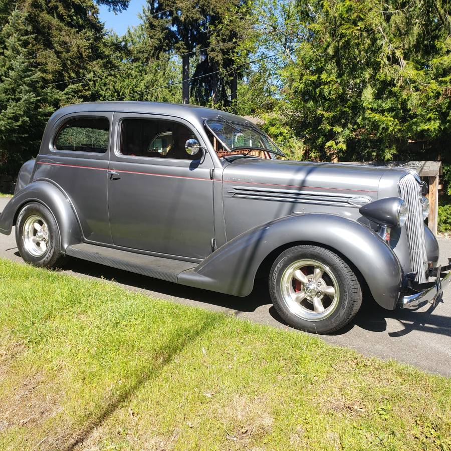 Plymouth-p2-2-door-sedan-1936-silver